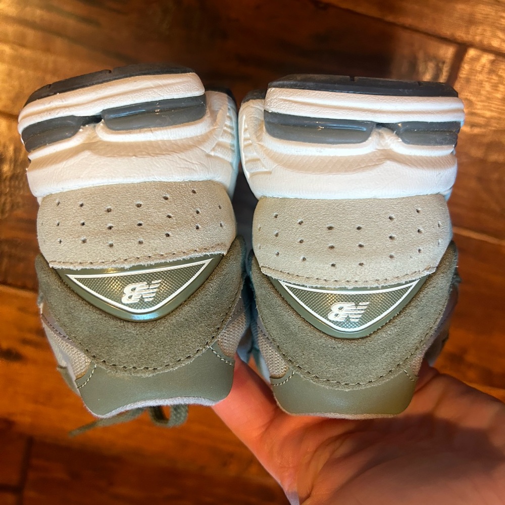 Women’s New Balance 2002R Sneakers - Picture 13 of 13